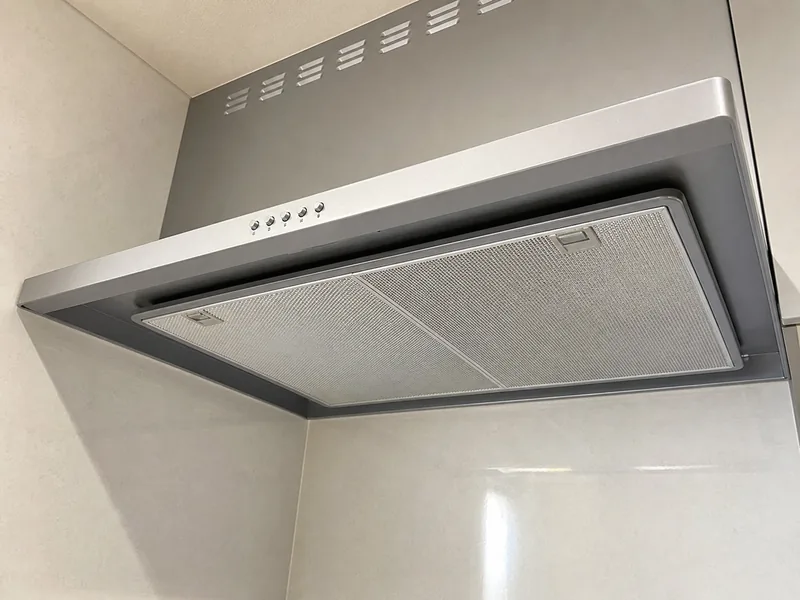 レンジフード施工後のきれいなフィルター